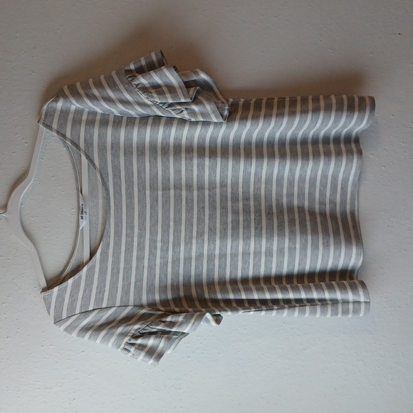 BB Dakota Tops - BB Dakota Grey/White Ruffle Sleeve Top Size S